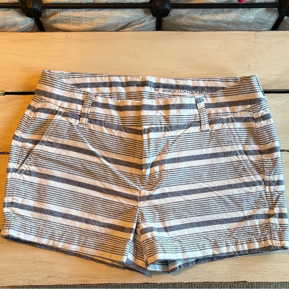 GAP Women's Blue and White Striped Shorts